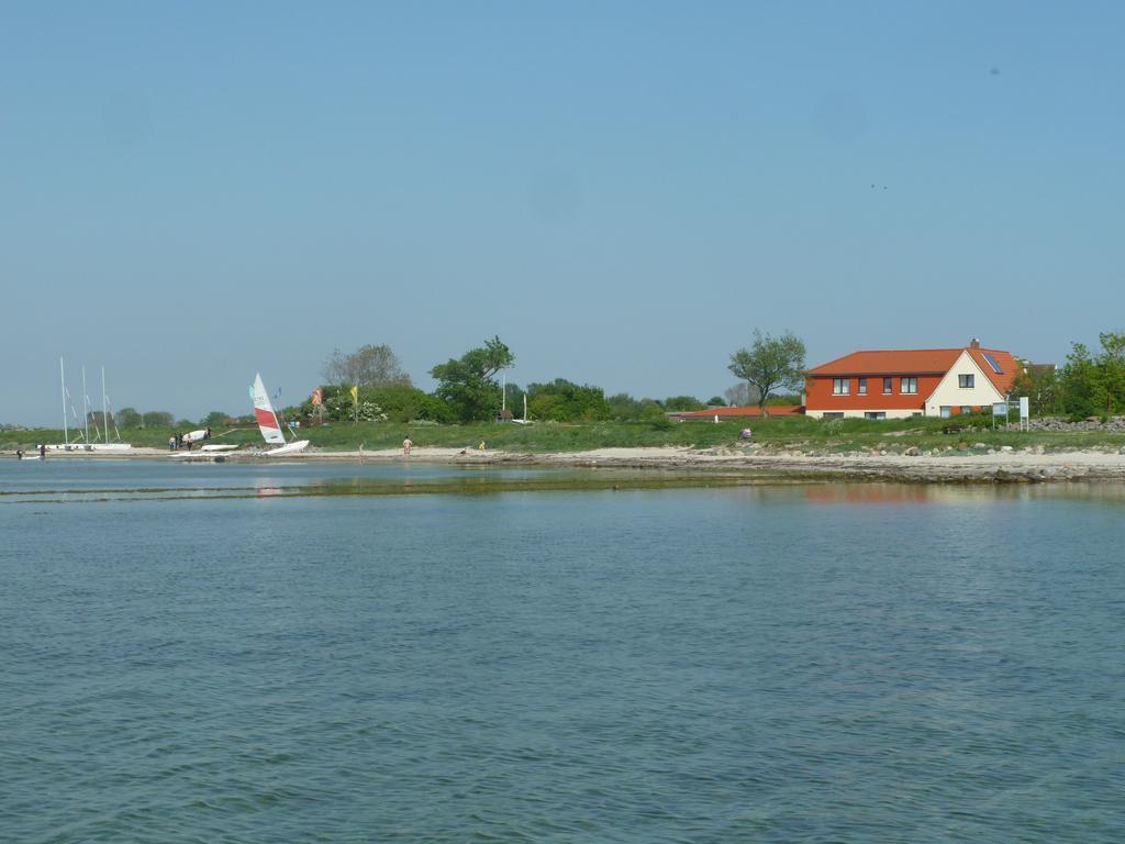 Haus Achtern Diek In Erster Reihe Am Meer Fehmarn Exterior foto