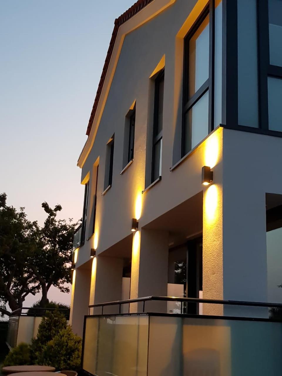 Haus Achtern Diek In Erster Reihe Am Meer Fehmarn Exterior foto
